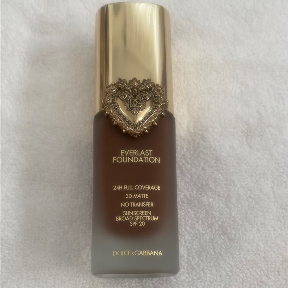 Dolce & Gabbana Everlast Foundation